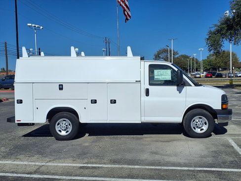 New 2025 Chevrolet Express 3500 w/ Power Convenience Package image 3