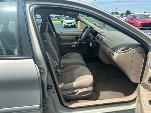 Used 2006 Ford Taurus SE FWD image 13