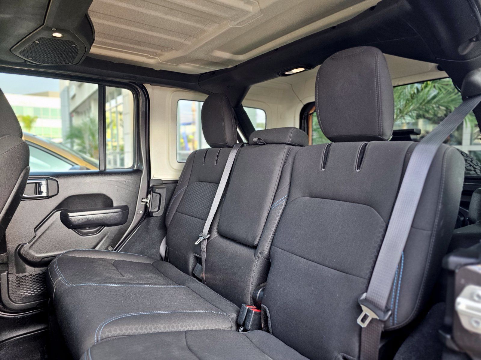Used 2024 Jeep Wrangler Unlimited Rubicon 4xe AWD/4WD image 34