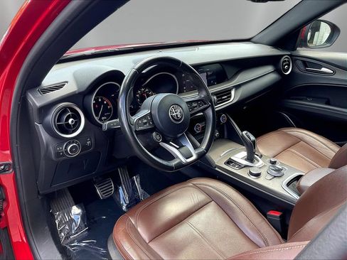 Used 2022 Alfa Romeo Stelvio Ti AWD/4WD image 17