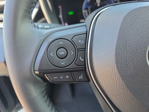 Used 2025 Toyota Corolla XLE image 19