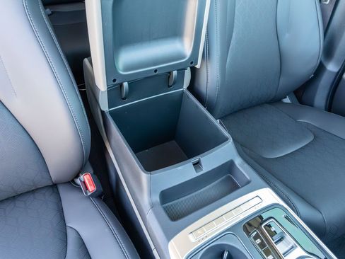 New 2026 Kia Carnival EX FWD image 7