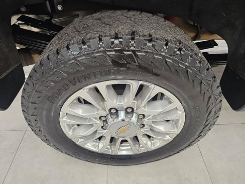 Used 2023 Chevrolet Silverado 3500 High Country w/ Z71 Off-Road Package AWD/4WD image 37