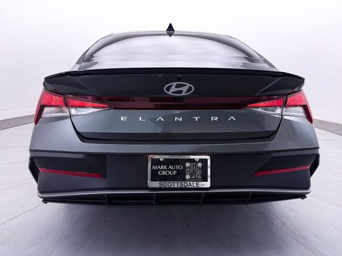 Used 2025 Hyundai Elantra Sport FWD image 12