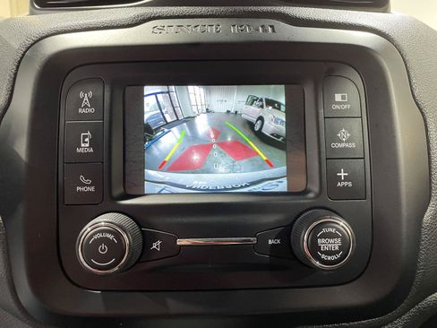 Used 2017 Jeep Renegade Latitude w/ Cold Weather Group AWD/4WD image 29