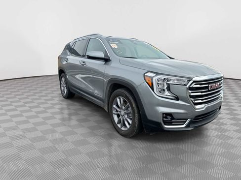 Used 2023 GMC Terrain SLT image 3