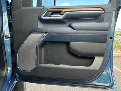 Used 2025 Chevrolet Silverado 3500 High Country w/ High Country Premium Package AWD/4WD image 32