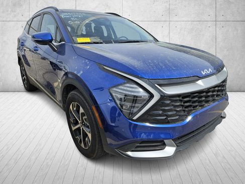 Used 2025 Kia Sportage EX w/ Premium Package image 2