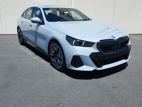 New 2027 BMW 540i xDrive w/ M Sport Package AWD/4WD image 2