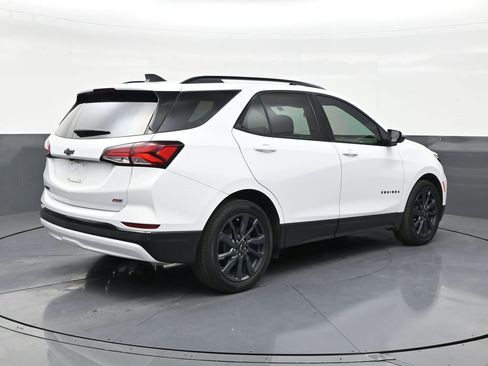 Used 2024 Chevrolet Equinox RS w/ RS Leather Package FWD image 5