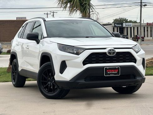 Used 2021 Toyota RAV4 LE FWD image 22