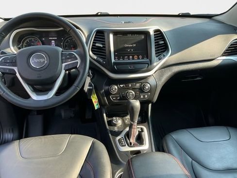Used 2016 Jeep Cherokee Trailhawk w/ Leather Interior Group image 11