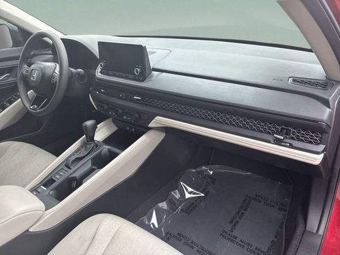 Used 2025 Honda Accord SE image 18