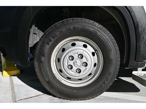 Used 2019 RAM ProMaster 2500 w/ Premium Appearance Group FWD image 12