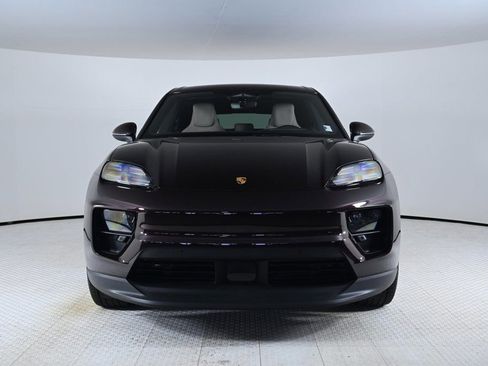 Certified 2025 Porsche Macan Electric image 10