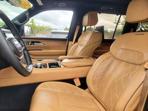 Used 2022 Jeep Grand Wagoneer Series III w/ Rear Seat Video Group 1 AWD/4WD image 8