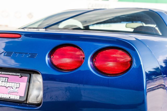 Used 2003 Chevrolet Corvette Coupe w/ Preferred Equipment Group RWD image 57