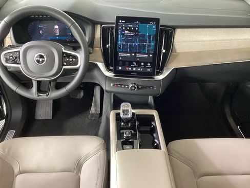 New 2026 Volvo XC90 B5 Core w/ Protection Package Premier image 14