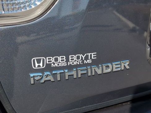 Used 2013 Nissan Pathfinder SV image 6