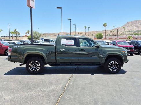 Used 2021 Toyota Tacoma TRD Sport w/ Technology Package RWD image 5