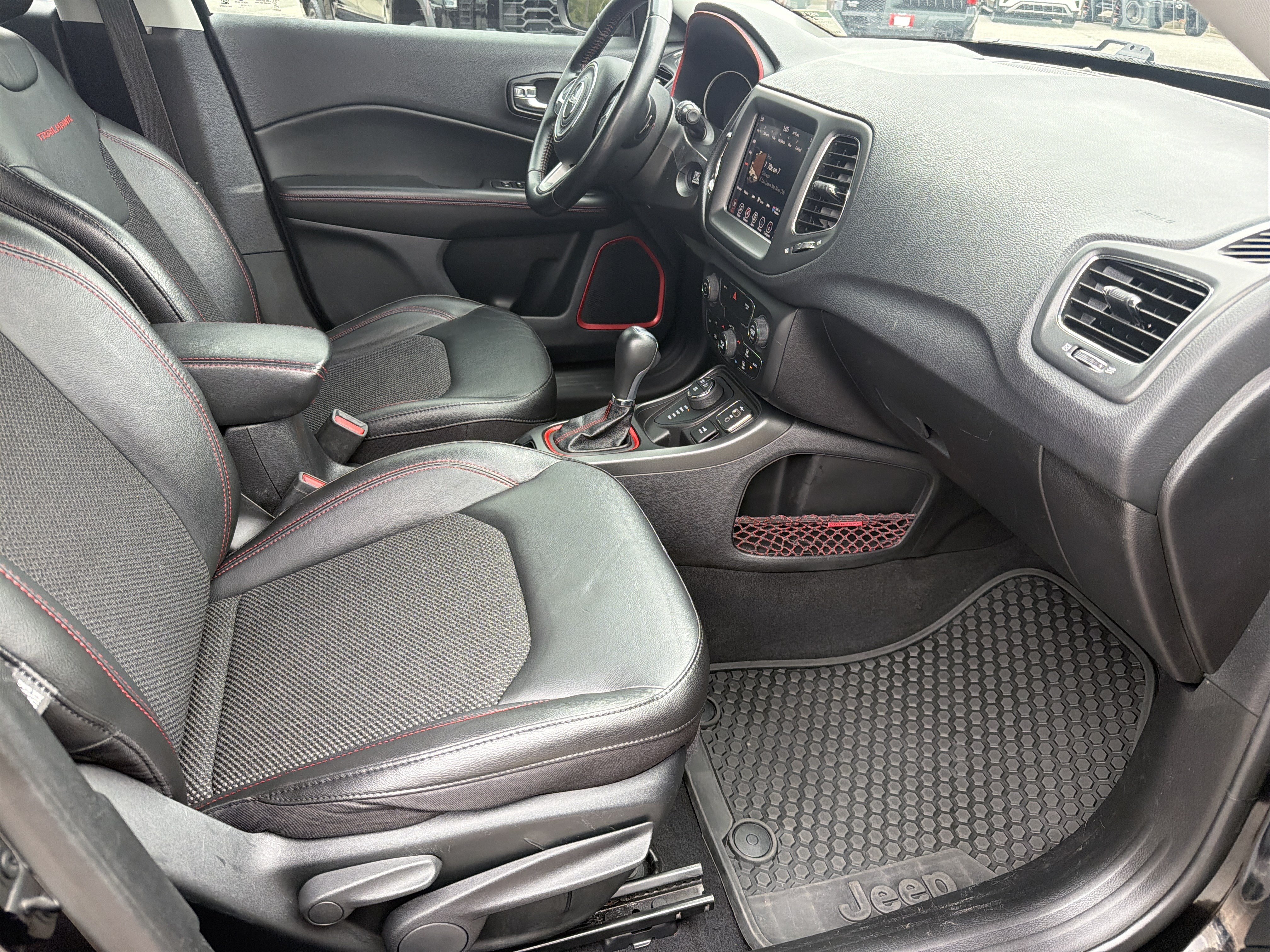 Used 2020 Jeep Compass Trailhawk AWD/4WD image 23