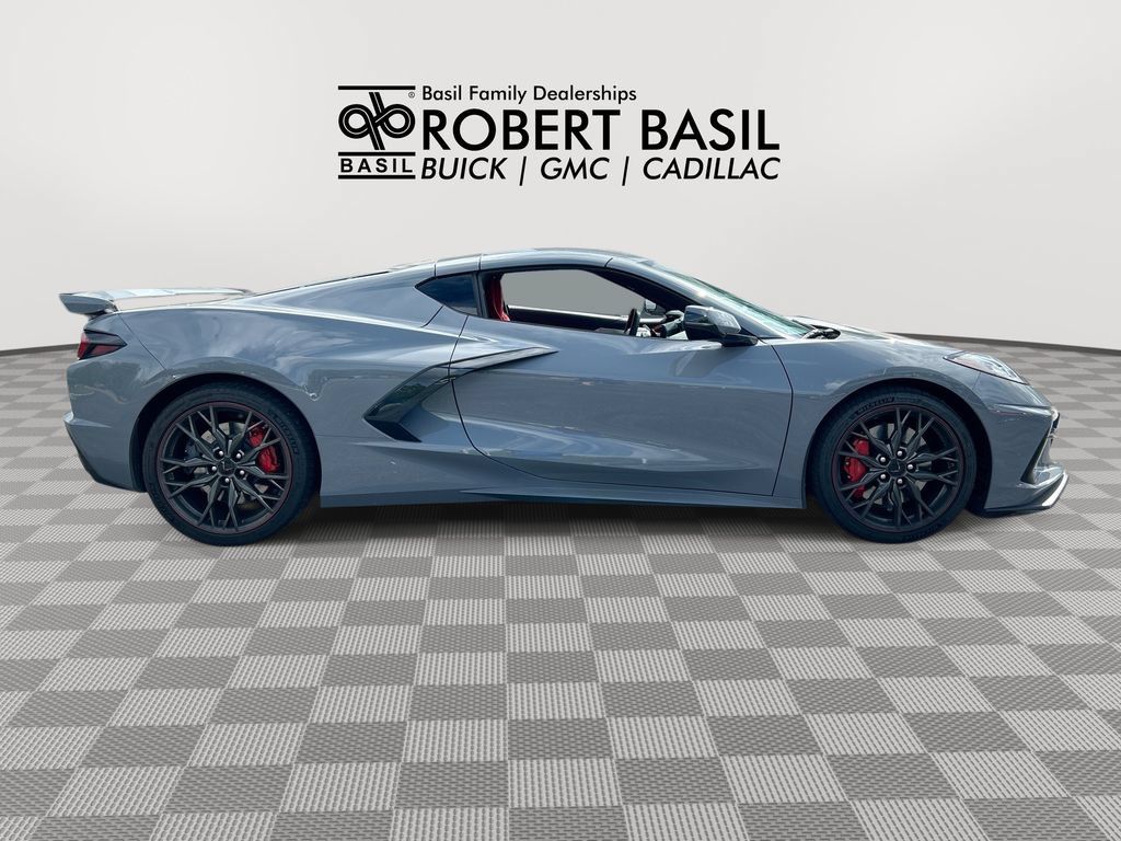 Used 2025 Chevrolet Corvette Stingray Preferred Cpe w/ Z51 Performance Package RWD image 9