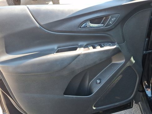 Used 2019 Chevrolet Equinox LT FWD image 12