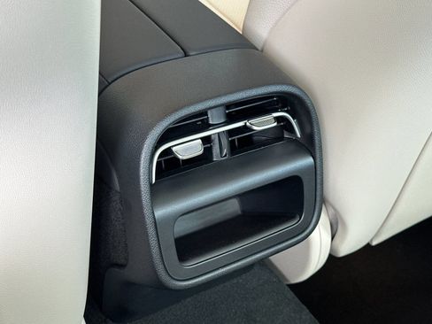 New 2026 Mercedes-Benz E 450 4MATIC Sedan image 17