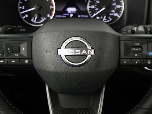 Used 2025 Nissan Rogue SV FWD image 24