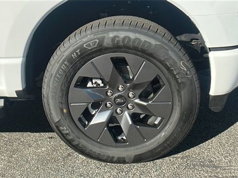 New 2025 Ford F150 Lightning Lariat image 10