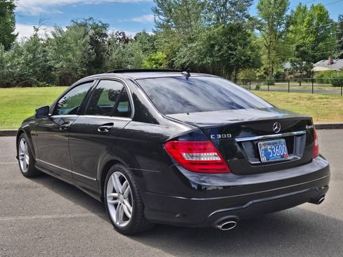 Used 2013 Mercedes-Benz C 300 4MATIC Sedan image 1