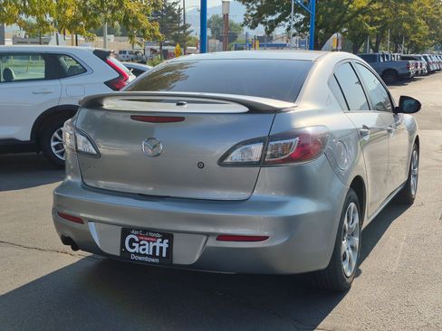 Used 2013 MAZDA MAZDA3 i SV FWD image 3