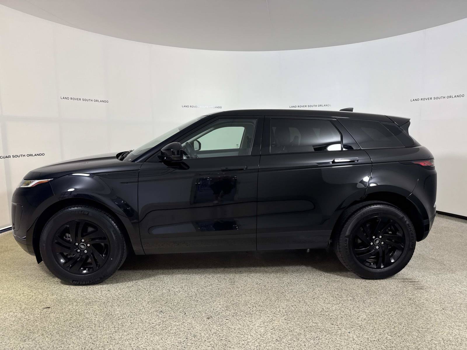 Used 2023 Land Rover Range Rover Evoque S AWD/4WD image 2