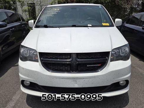 Used 2020 Dodge Grand Caravan SE FWD image 2