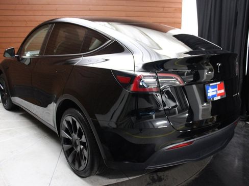 Used 2023 Tesla Model Y Long Range image 39