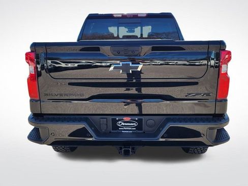 Used 2025 Chevrolet Silverado 1500 ZR2 w/ Technology Package image 8