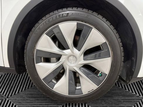Used 2021 Tesla Model Y Long Range AWD/4WD image 12