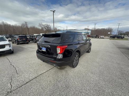 Certified 2023 Ford Explorer XLT w/ Equipment Group 202A image 7