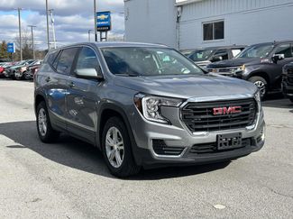 Used 2024 GMC Terrain SLE video 1