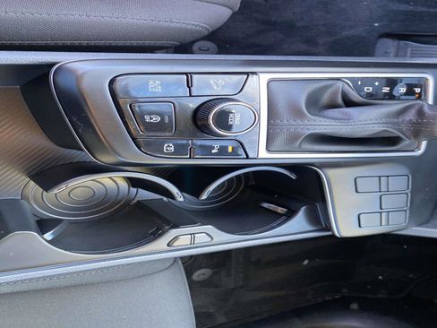 Used 2024 Kia Sportage LX image 12