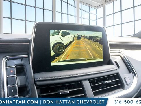 Used 2024 GMC Yukon XL SLT AWD/4WD image 8