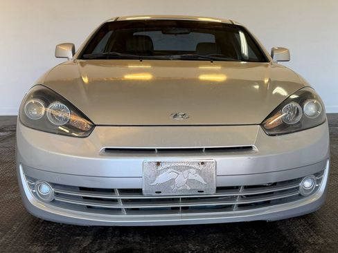 Used 2008 Hyundai Tiburon FWD image 2