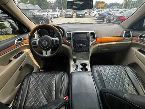 Used 2011 Jeep Grand Cherokee Overland AWD/4WD image 19