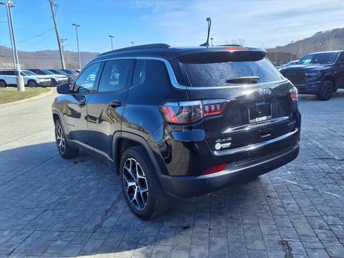 Used 2025 Jeep Compass Limited w/ Sun & Sound Group image 3