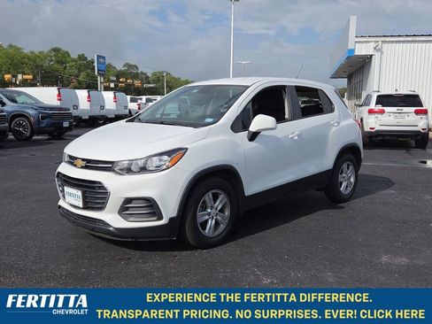 Used 2022 Chevrolet Trax LS w/ Tint and Cruise Package FWD image 1