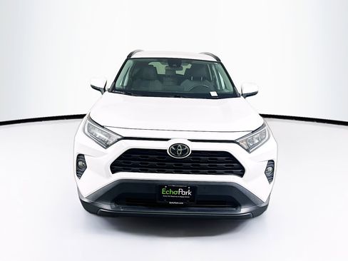 Used 2021 Toyota RAV4 XLE image 2