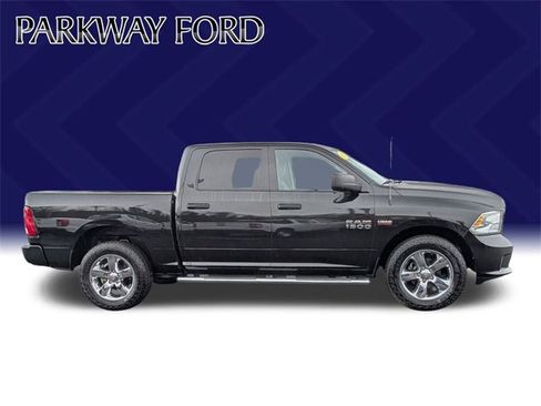 Used 2018 RAM 1500 Express w/ Express Value Package image 4