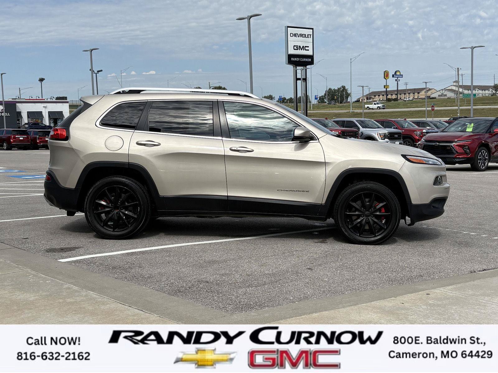 Used 2015 Jeep Cherokee Limited w/ Luxury Group FWD image 6