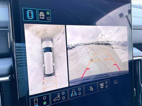 Used 2025 GMC Yukon XL Denali w/ Denali Reserve Package image 13