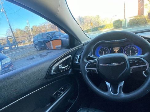 Used 2015 Chrysler 200 Limited image 26